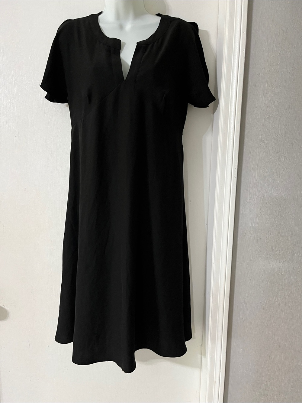 Banana Republic Black Short-Sleeve V-Neck A-Line Dress - Picture 2 of 9